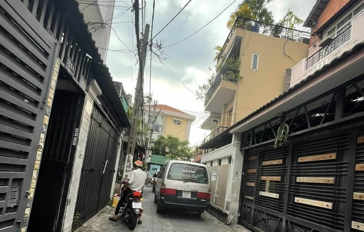 Nhà bán đường nguyễn cảnh Tuân, quận Tân Phú giá 2 tỷ