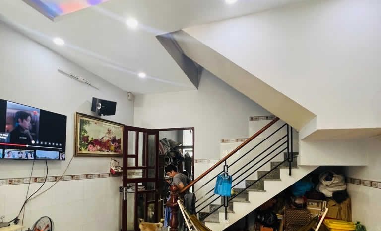 Nhà bán mặt tiền đường Tân Hóa giá 13 tỷ